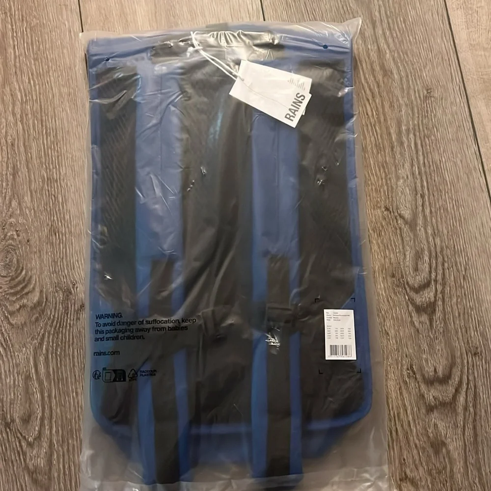 RAINS Rolltop Rucksack Backpack - Picture 3 of 5